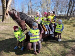 Kāpēči mīl Latviju un palīdz to sakopt